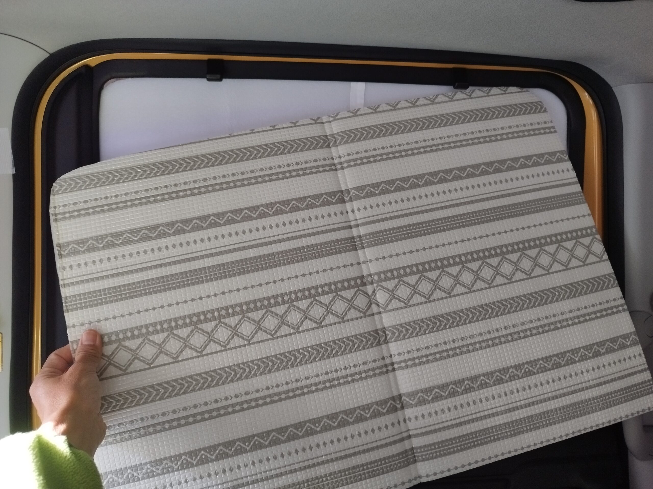 窓の目隠し＆断熱シートを自作