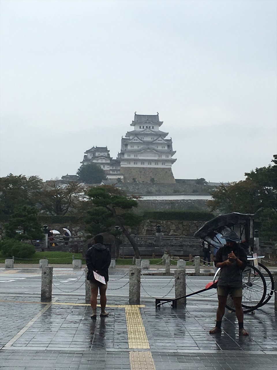 9日目 外国人だらけの姫路城 雨のはりまシーサイドロード 国道2号で倉敷到着 小型バイクでツーリング 四国 瀬戸内海沿岸ツーリング記
